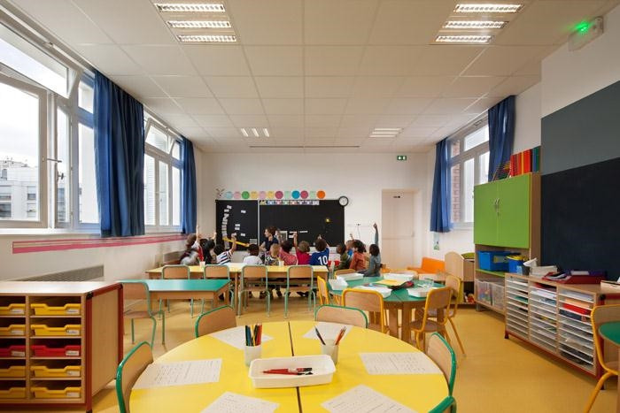 以彩虹為主題的法國幼兒園教室裝修設計方案