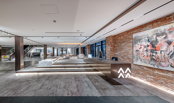 老廠(chǎng)房變身新展廳  Logic上海家具展廳裝修設(shè)計(jì)方案